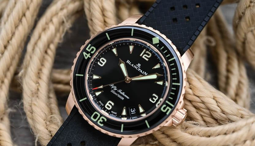 宝珀手表表带更换费用：确保优雅与精准的必要投资