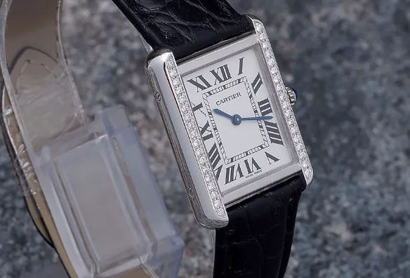 卡地亚手表表带过长怎么解决(简单易行的调整方法)